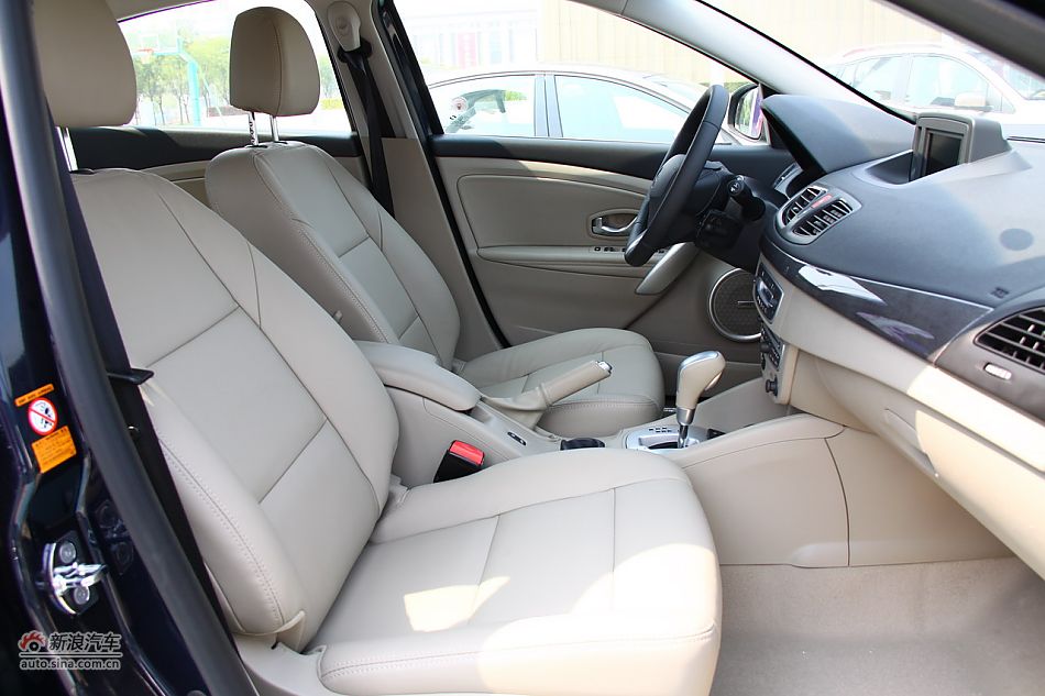 雷诺风朗座椅空间