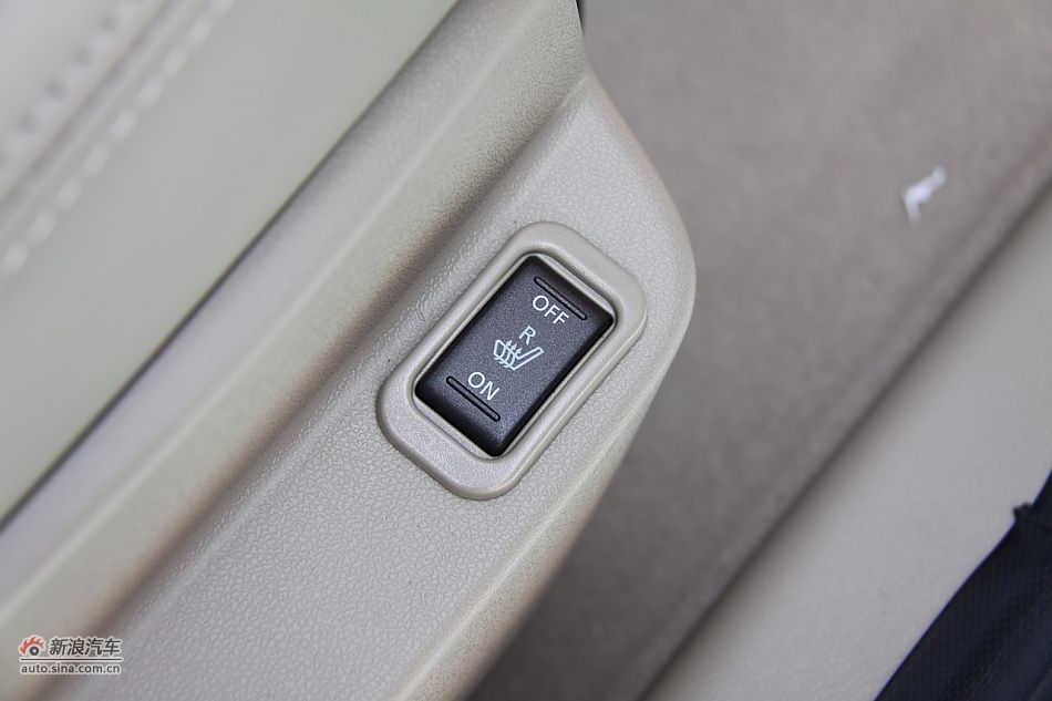 雷诺风朗座椅空间