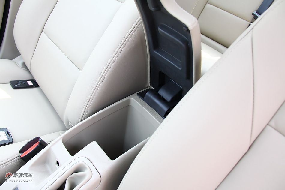 雷诺风朗座椅空间