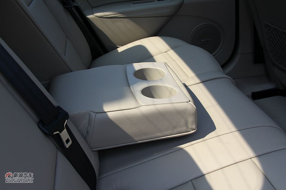 雷诺风朗座椅空间