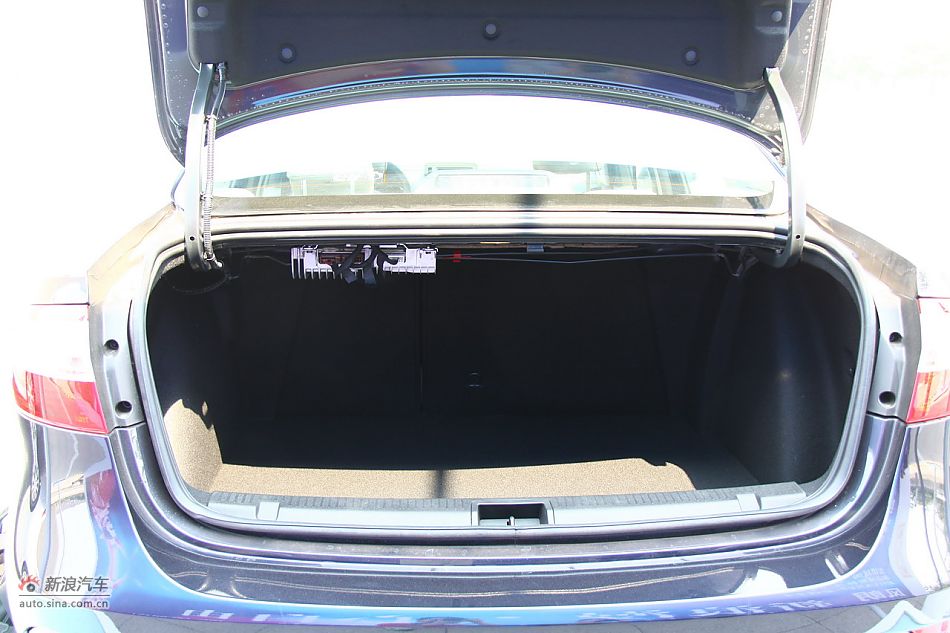 雷诺风朗座椅空间