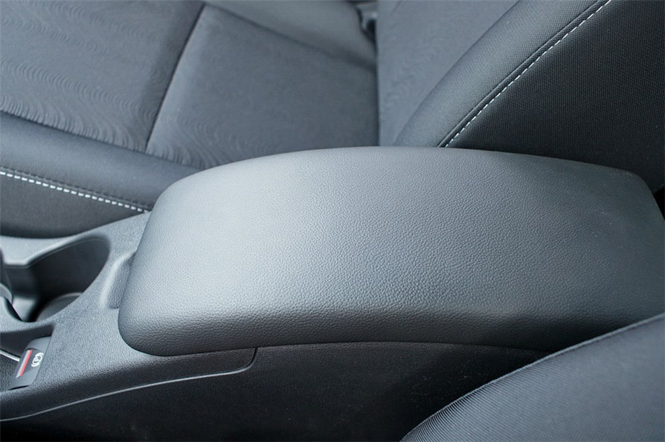 风朗 2013款 2.0L CVT 标准版 空间