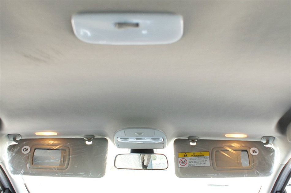 风朗 2013款 2.0L CVT 标准版 空间