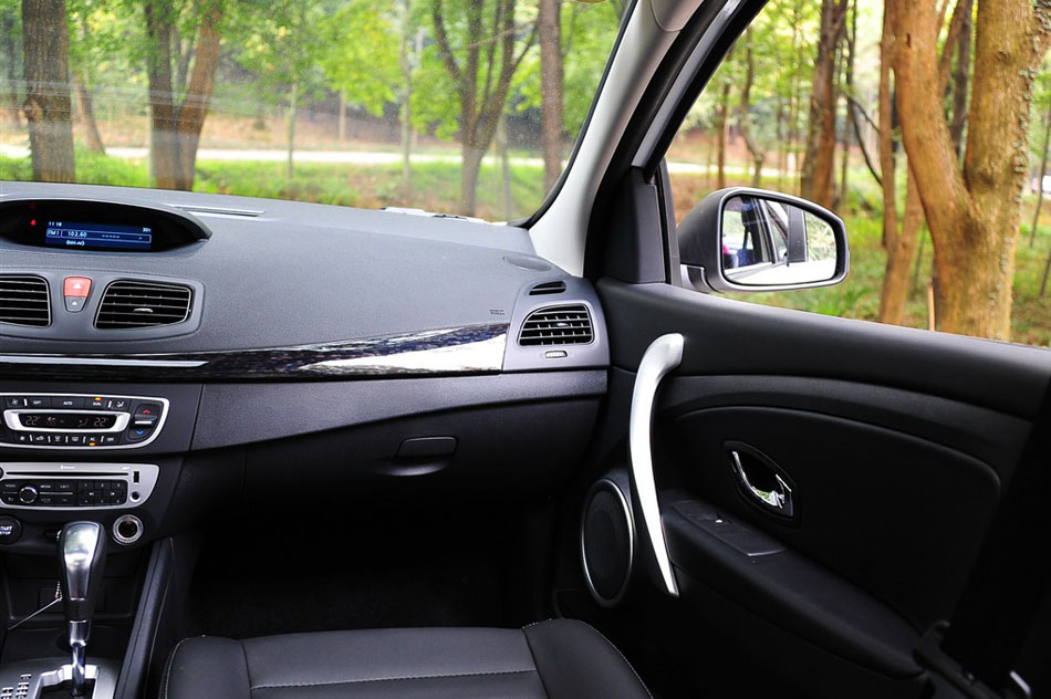 2015款 2.0L 时尚版 内饰