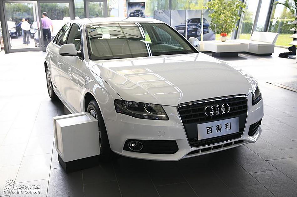 奥迪全新A4L到店实拍