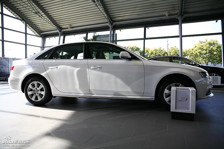 奥迪全新A4L到店实拍