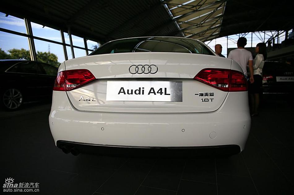 奥迪全新A4L到店实拍