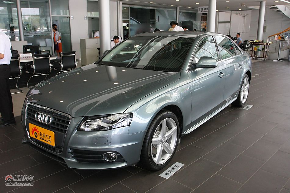 奥迪A4L 2.0TSI运动版