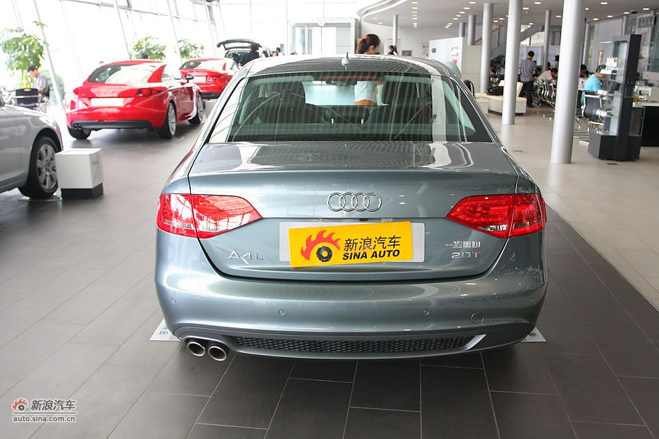 奥迪A4L 2.0TSI运动版