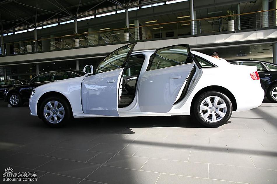 奥迪全新A4L到店实拍