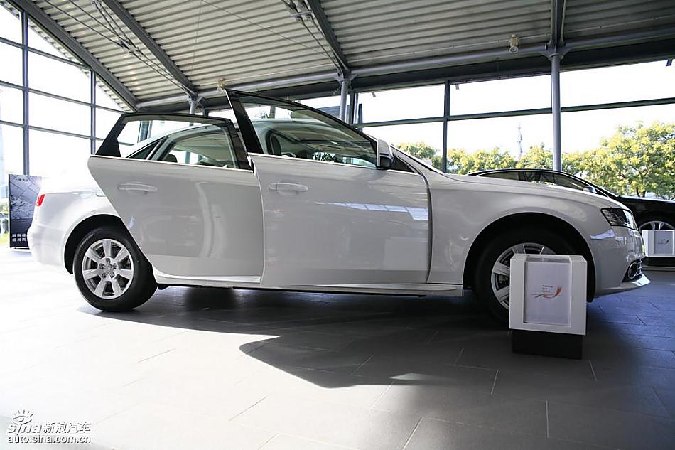 奥迪全新A4L到店实拍