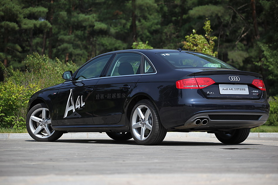 A4L 2.0T运动版外观图片