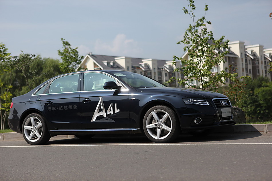 A4L 2.0T运动版外观图片