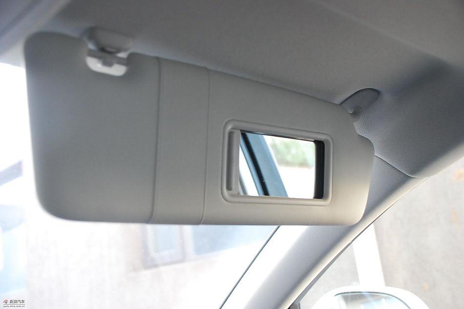 新浪试驾奥迪A4L 1.8T 内饰