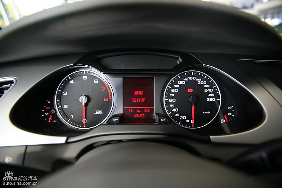 奥迪全新A4L到店实拍-内饰