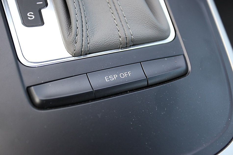 2010款A4L 1.8T舒适版内饰图片