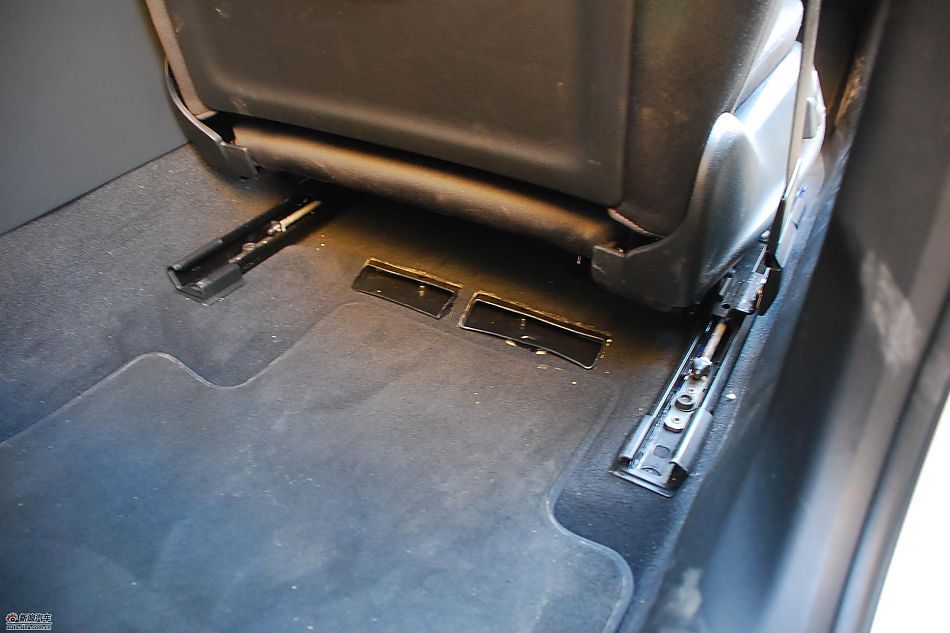 新浪试驾奥迪A4L 1.8T 内饰