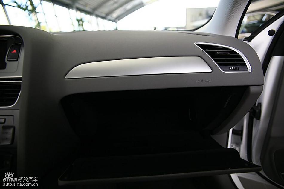 奥迪全新A4L到店实拍-内饰