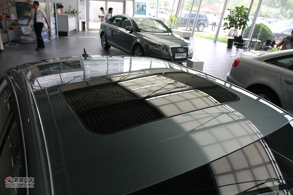 奥迪A4L 2.0TSI运动版