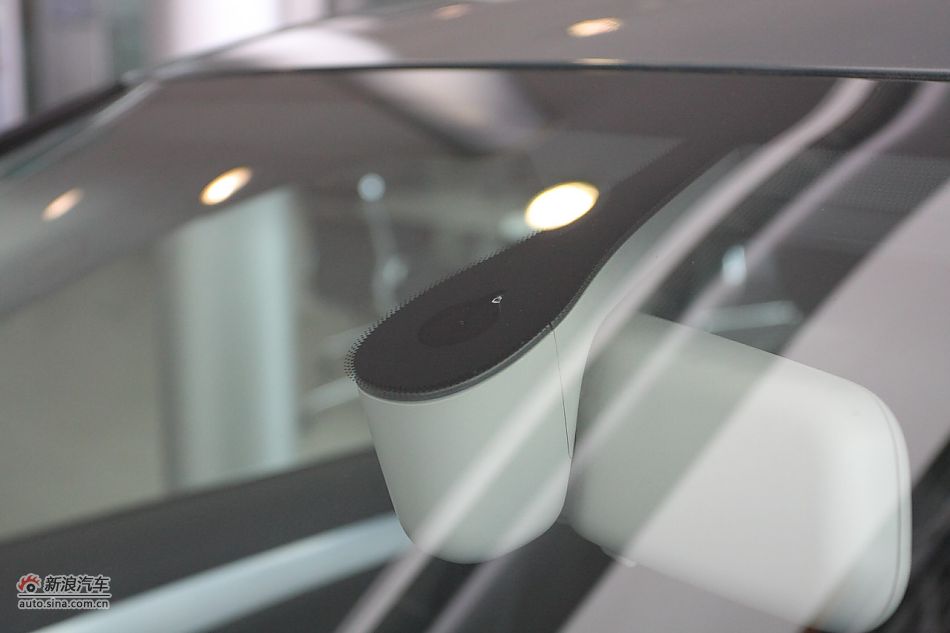 奥迪A4L 2.0TSI运动版