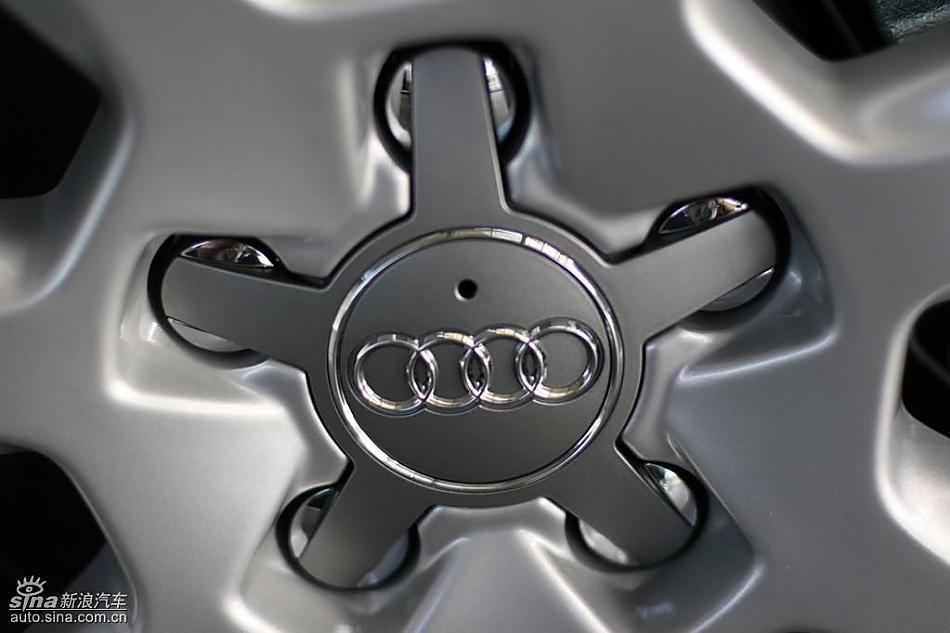 奥迪全新A4L到店实拍