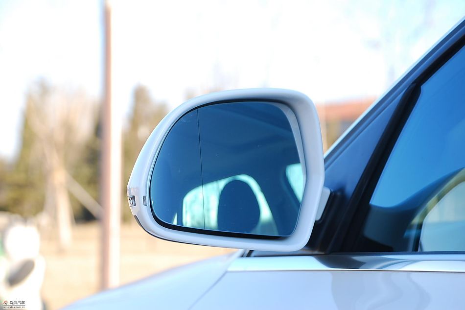 新浪试驾奥迪A4L 1.8T 外观