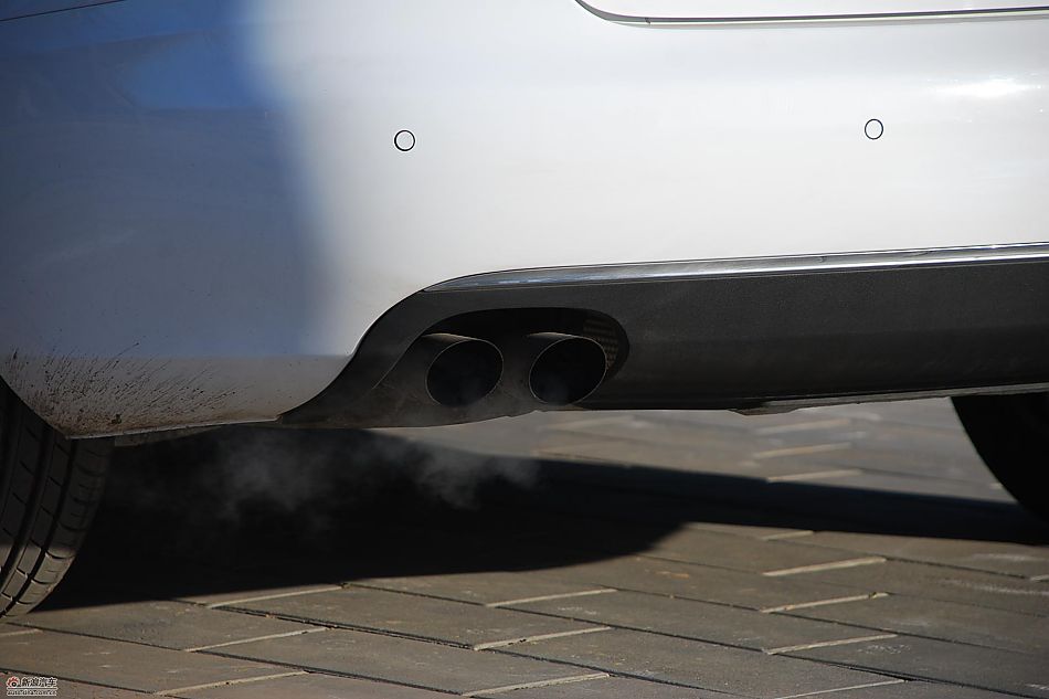 新浪试驾奥迪A4L 1.8T 外观