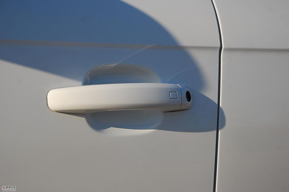 新浪试驾奥迪A4L 1.8T 外观