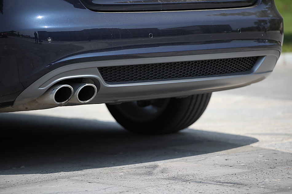 A4L 2.0T运动版外观图片