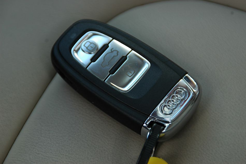 全新奥迪A4L内饰