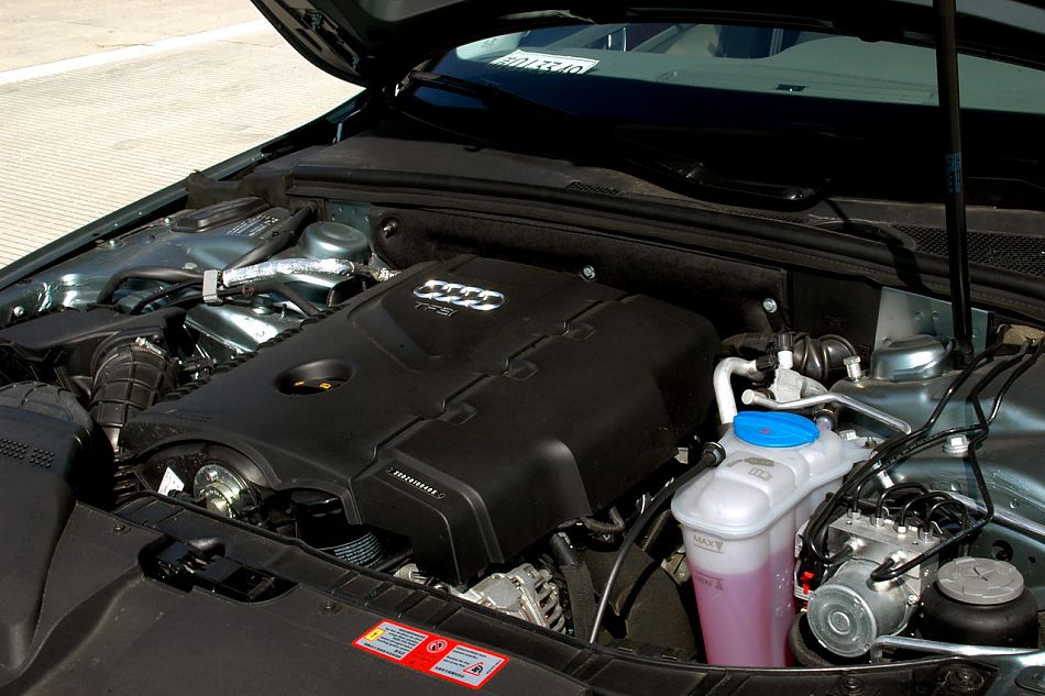 全新奥迪A4L发动机