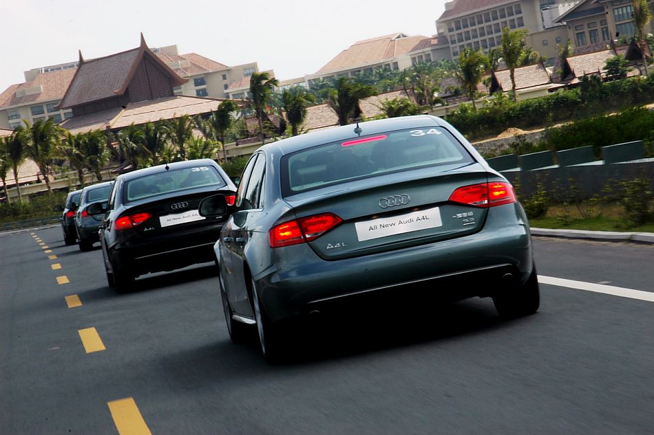全新奥迪A4L