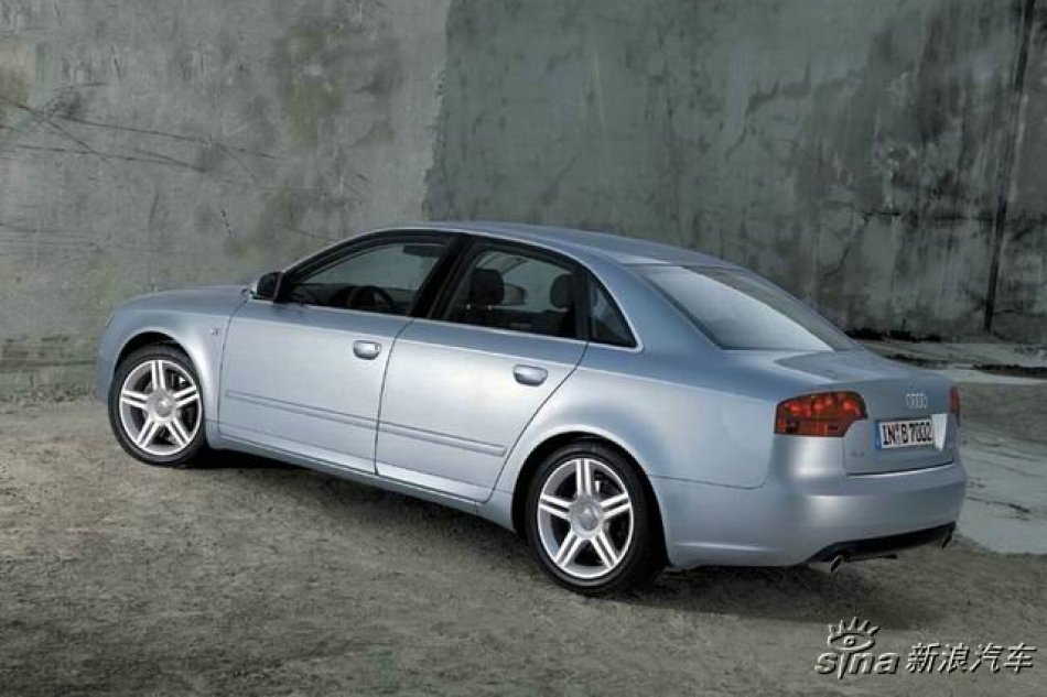 2005款全新奥迪A4