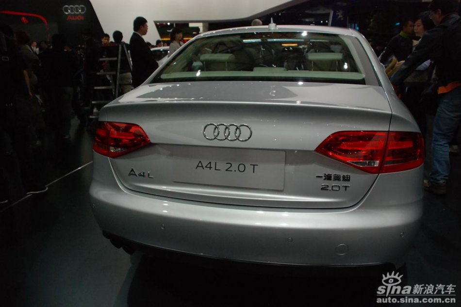 奥迪A4L 2.0T