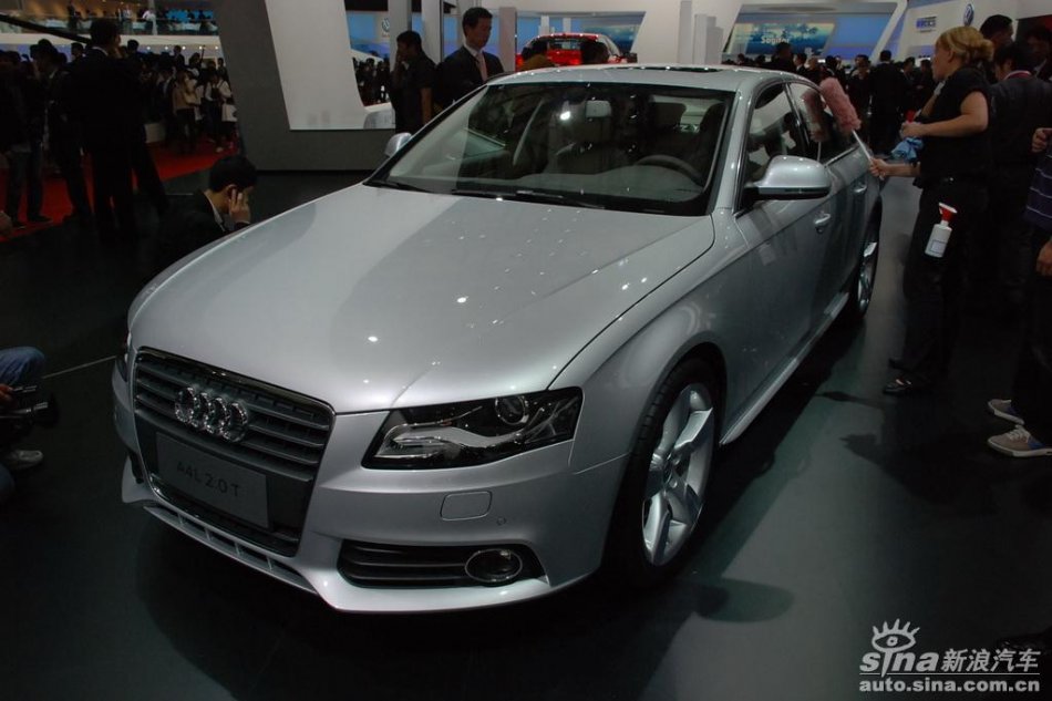 奥迪A4L 2.0T