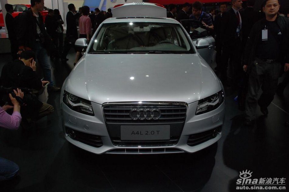 奥迪A4L 2.0T