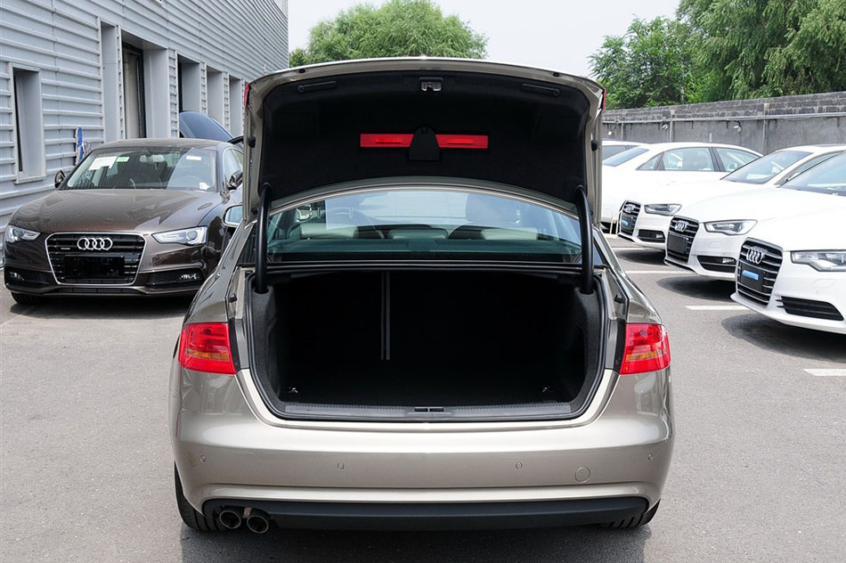 2015款 30 TFSI 自动舒适型 座椅空间