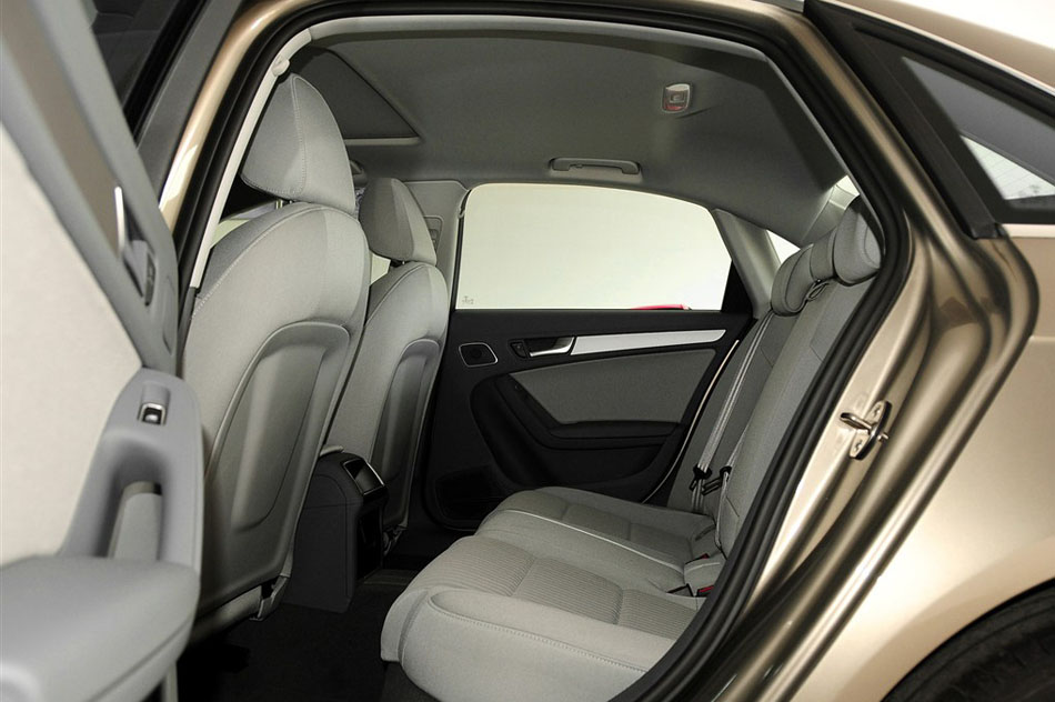 2015款 30 TFSI 自动舒适型 座椅空间