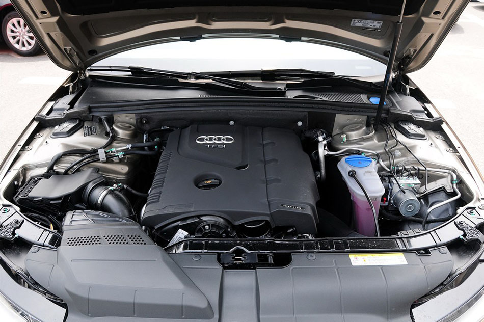 2015款 30 TFSI 自动舒适型 引擎底盘