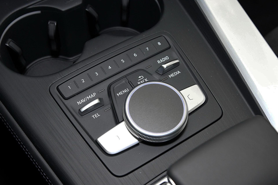 2018款 30周年年型 45 TFSI quattro 运动型 内饰