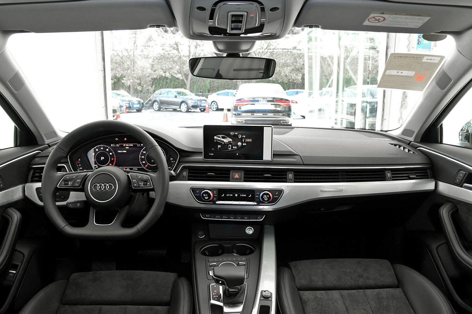 2018款 30周年年型 45 TFSI quattro 运动型 内饰