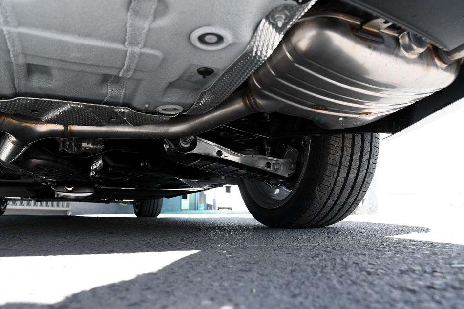 2018款 30周年年型 45 TFSI quattro 运动型 引擎底盘