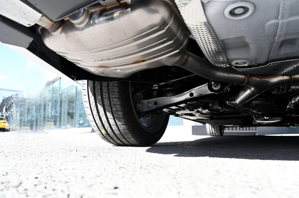 2018款 30周年年型 45 TFSI quattro 运动型 引擎底盘