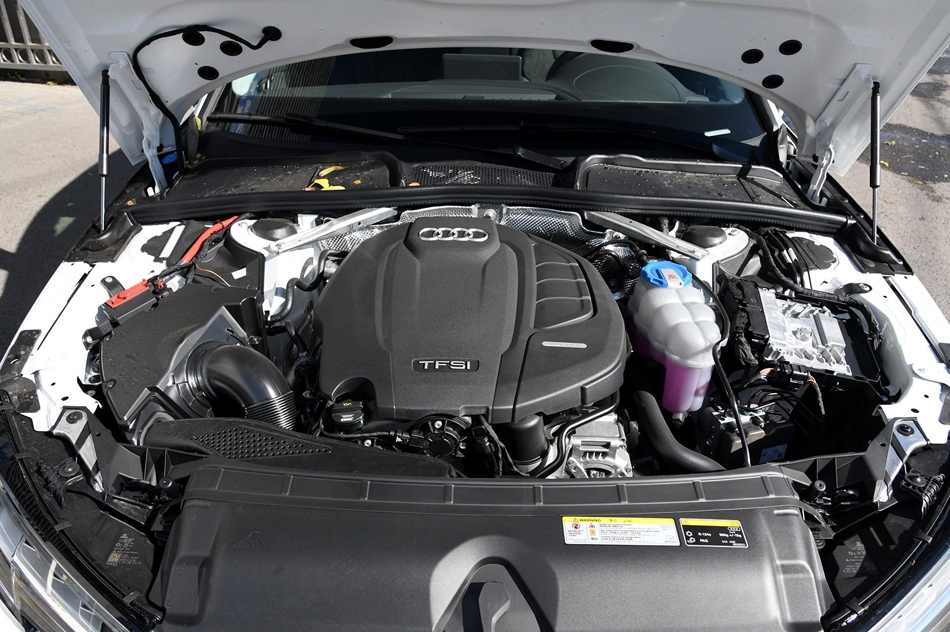 2018款 30周年年型 45 TFSI quattro 运动型 引擎底盘