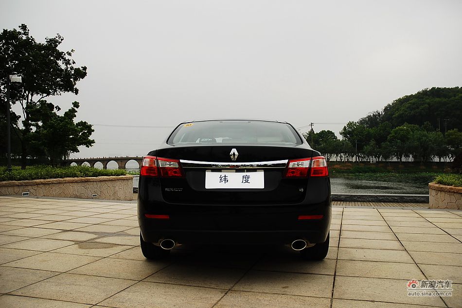 雷诺纬度外观实拍