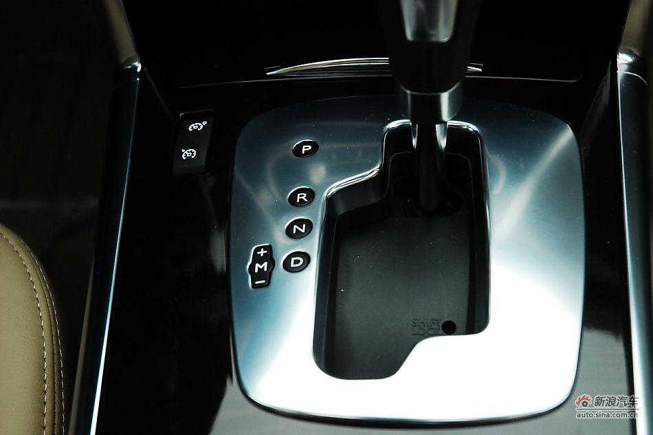 雷诺纬度内饰功能实拍