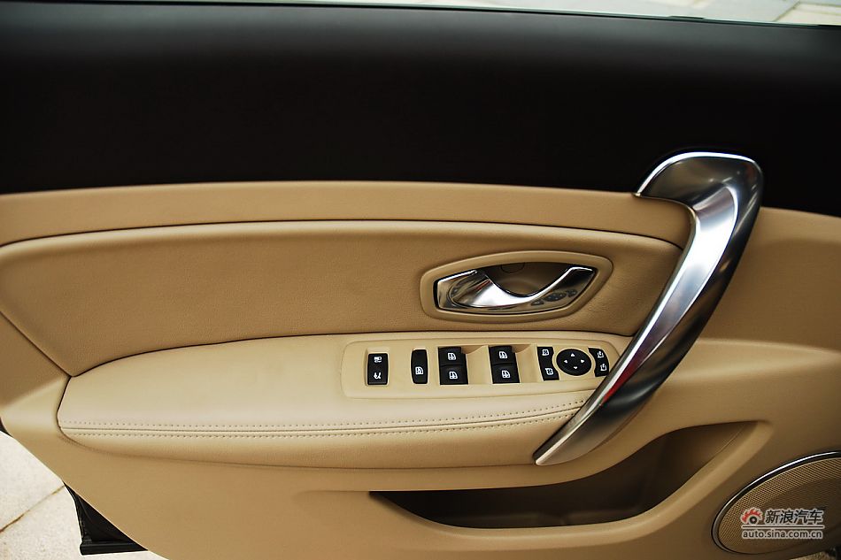 雷诺纬度内饰功能实拍