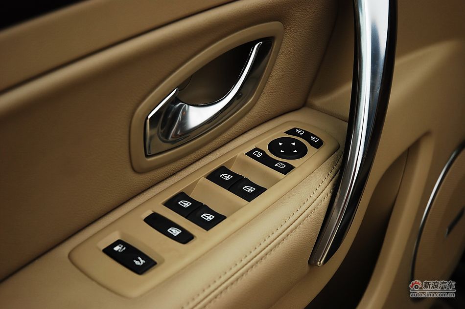 雷诺纬度内饰功能实拍