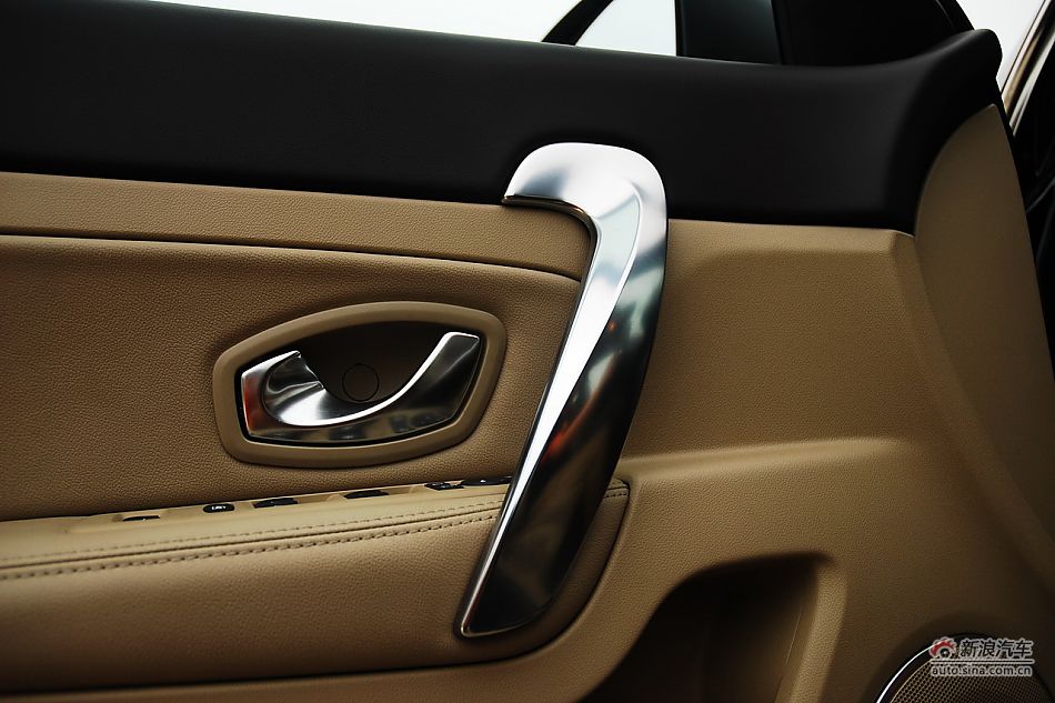 雷诺纬度内饰功能实拍