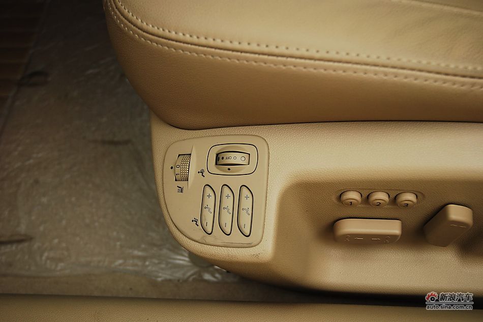 雷诺纬度内饰功能实拍